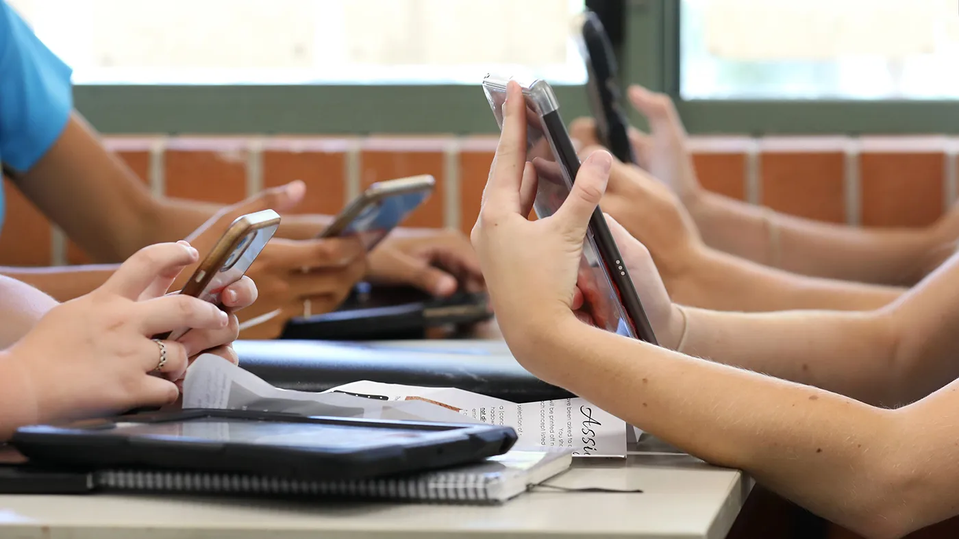 Marietta School Board to Address Cell Phone Usage Impact on Student Learning