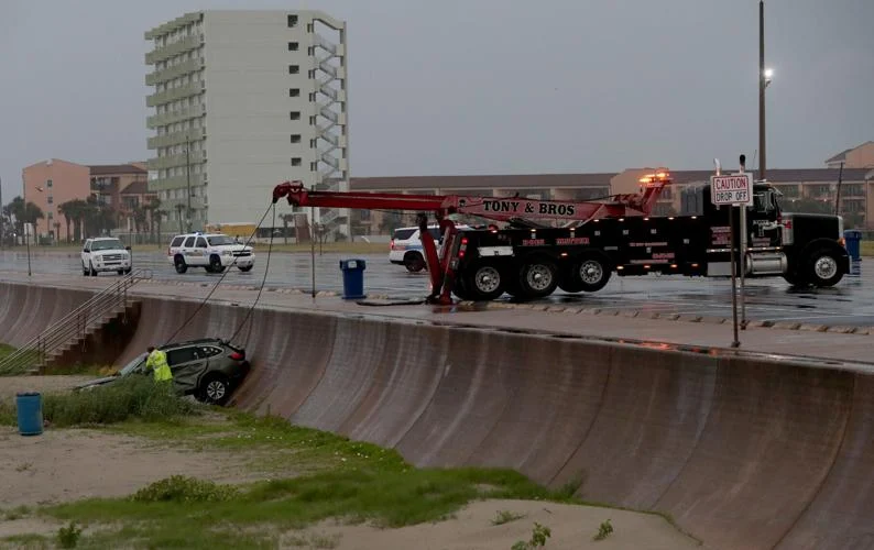 Police Report Two Vehicles Plunge Over Galveston Seawall
