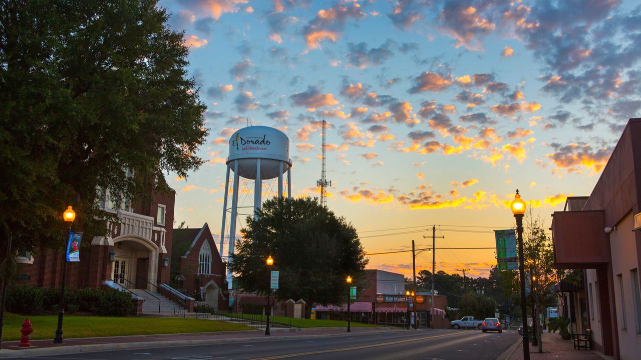 Virginia's Struggling Towns: Exploring Population Decline and Revitalization Challenges