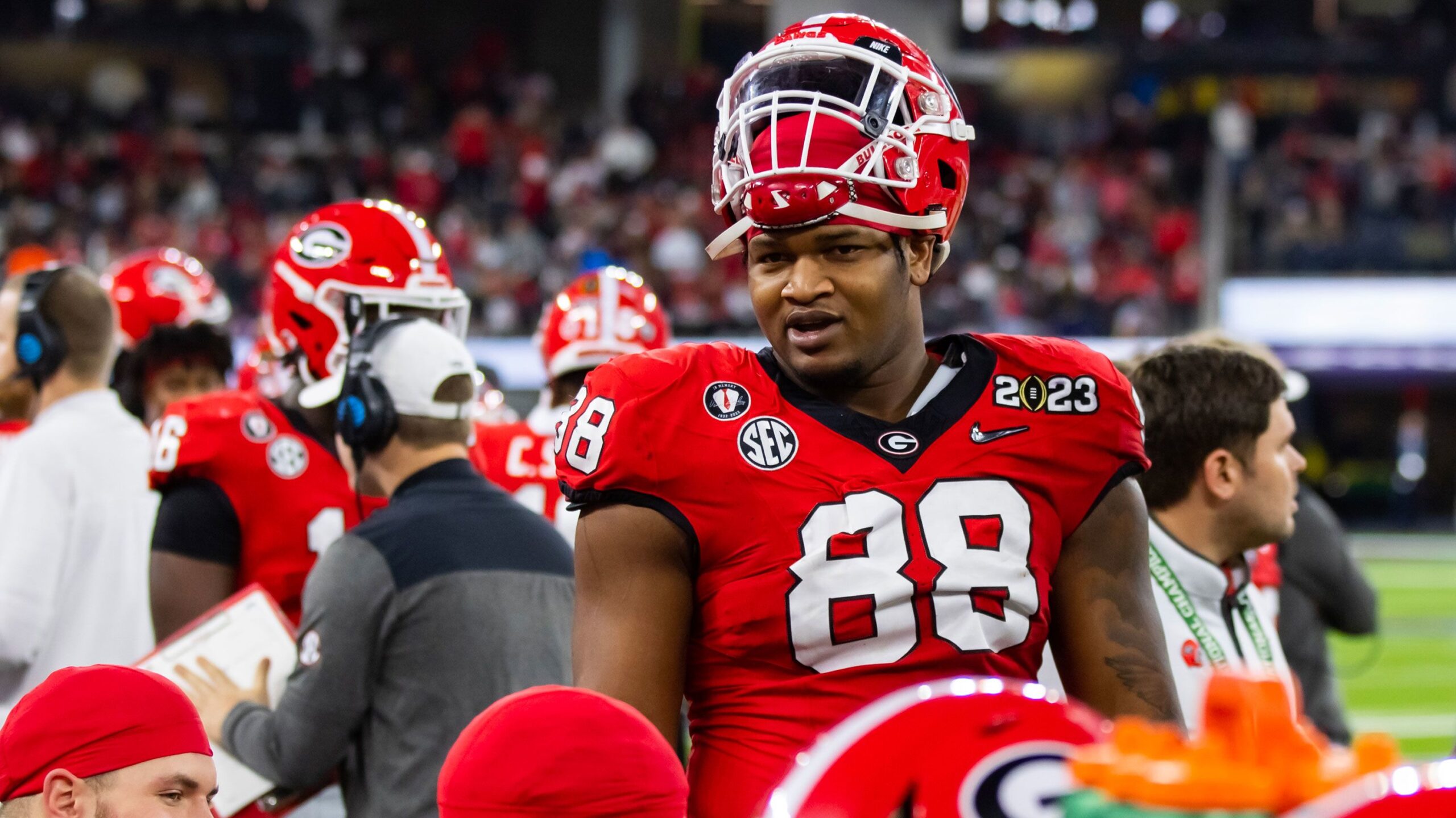 Georgia LB Arrested After Racing Incident; Teammate Also Detained Post-Crash