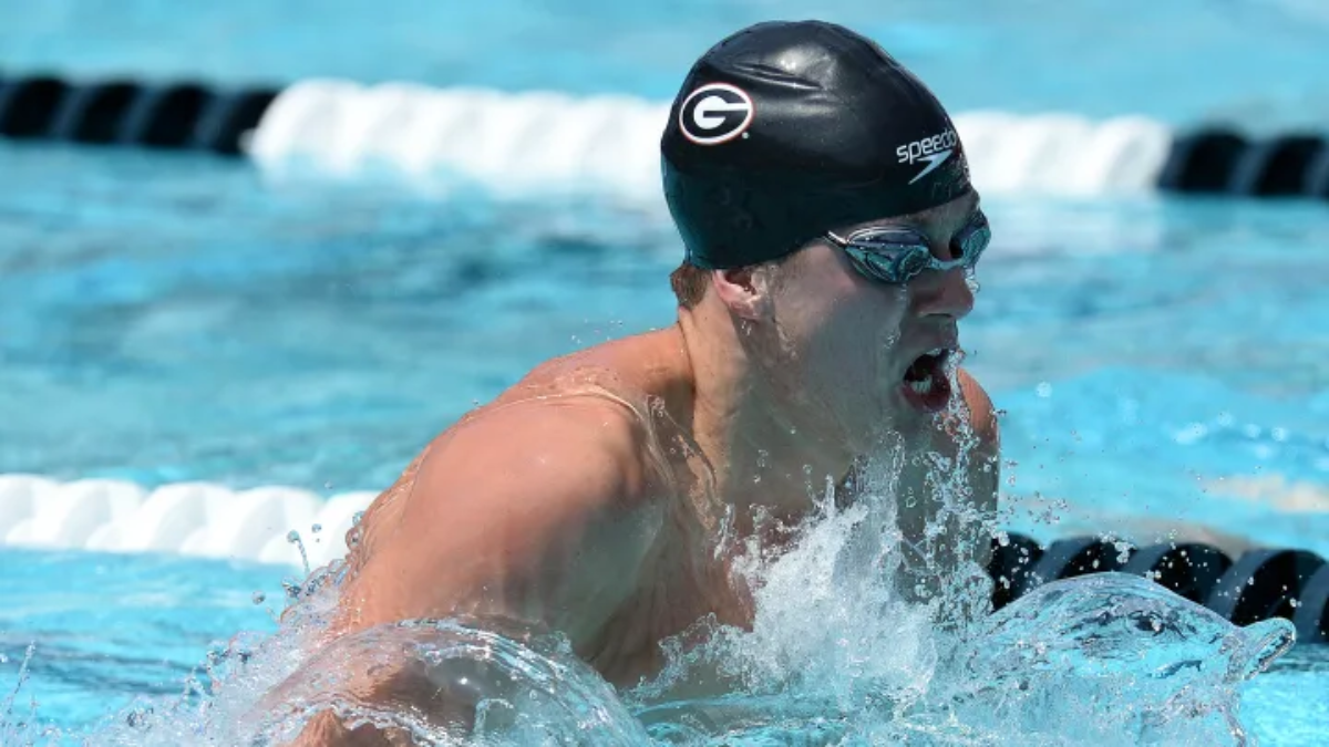 Kirby Smart Honors Former Swimmer Nic Fink’s Silver Medal Victory