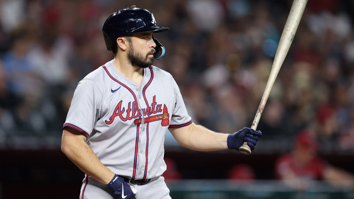 Atlanta Braves Face Crucial Decision on Travis d'Arnaud’s Future